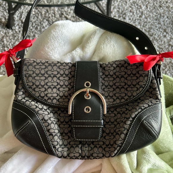 Coach Vintage Y2K Soho Shoulder Bag Signature Buckle Flap Black - Picture 4 of 8